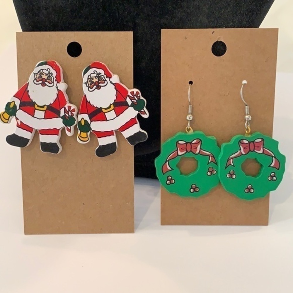 💐5/25 Christmas holiday wood Santa wreath earrings